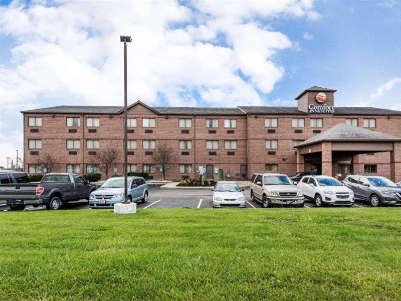 Comfort Inn & Suites Streetsboro - Kent Экстерьер фото
