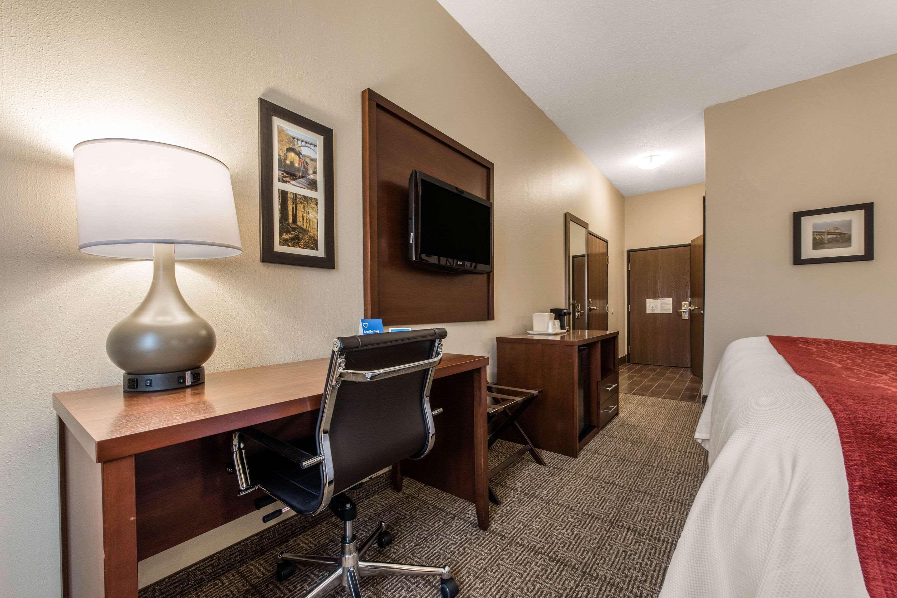 Comfort Inn & Suites Streetsboro - Kent Экстерьер фото
