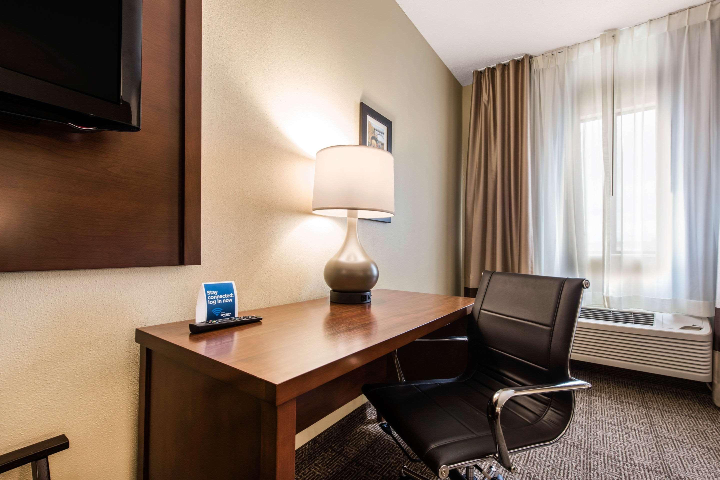 Comfort Inn & Suites Streetsboro - Kent Экстерьер фото