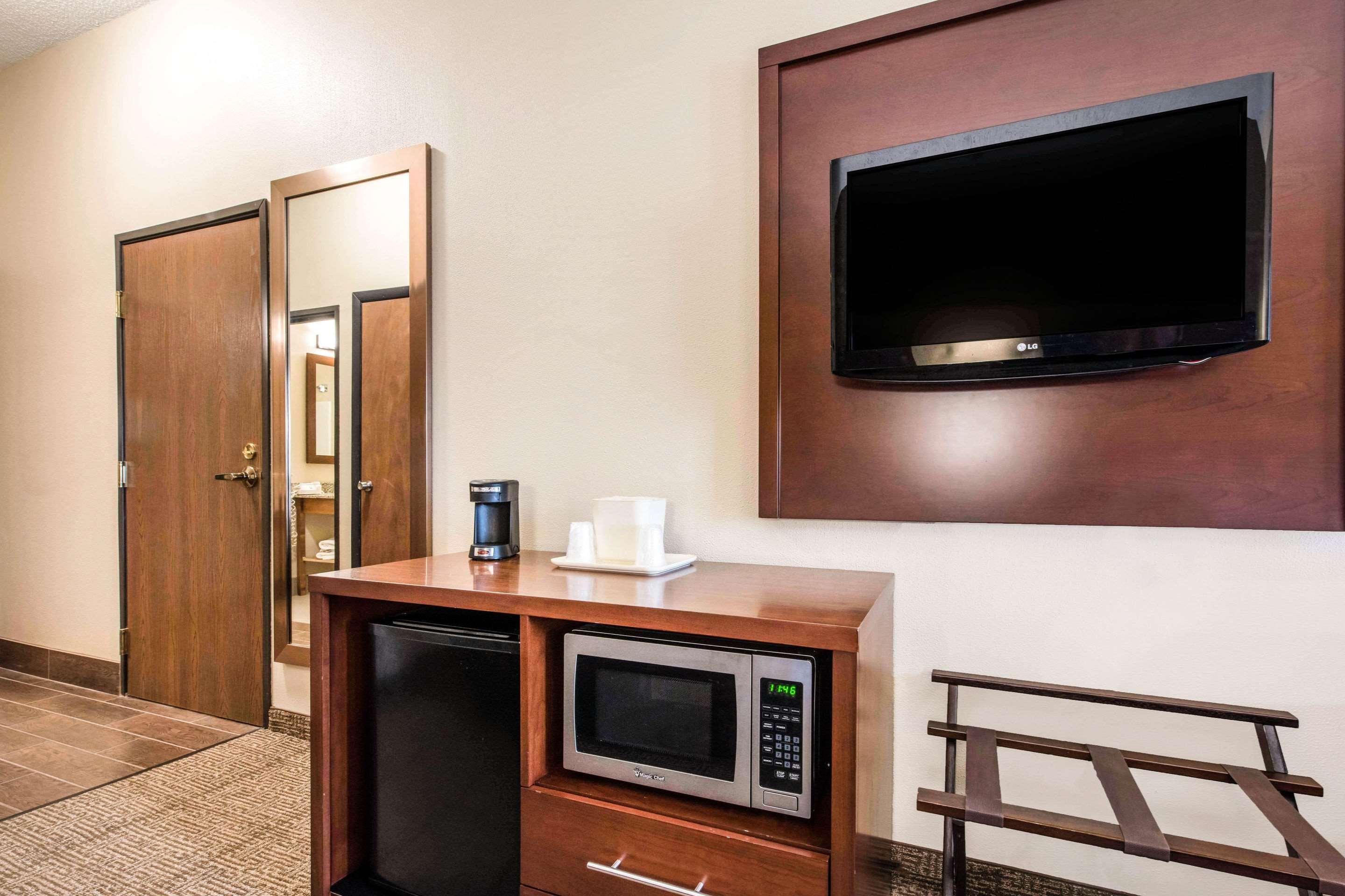Comfort Inn & Suites Streetsboro - Kent Экстерьер фото
