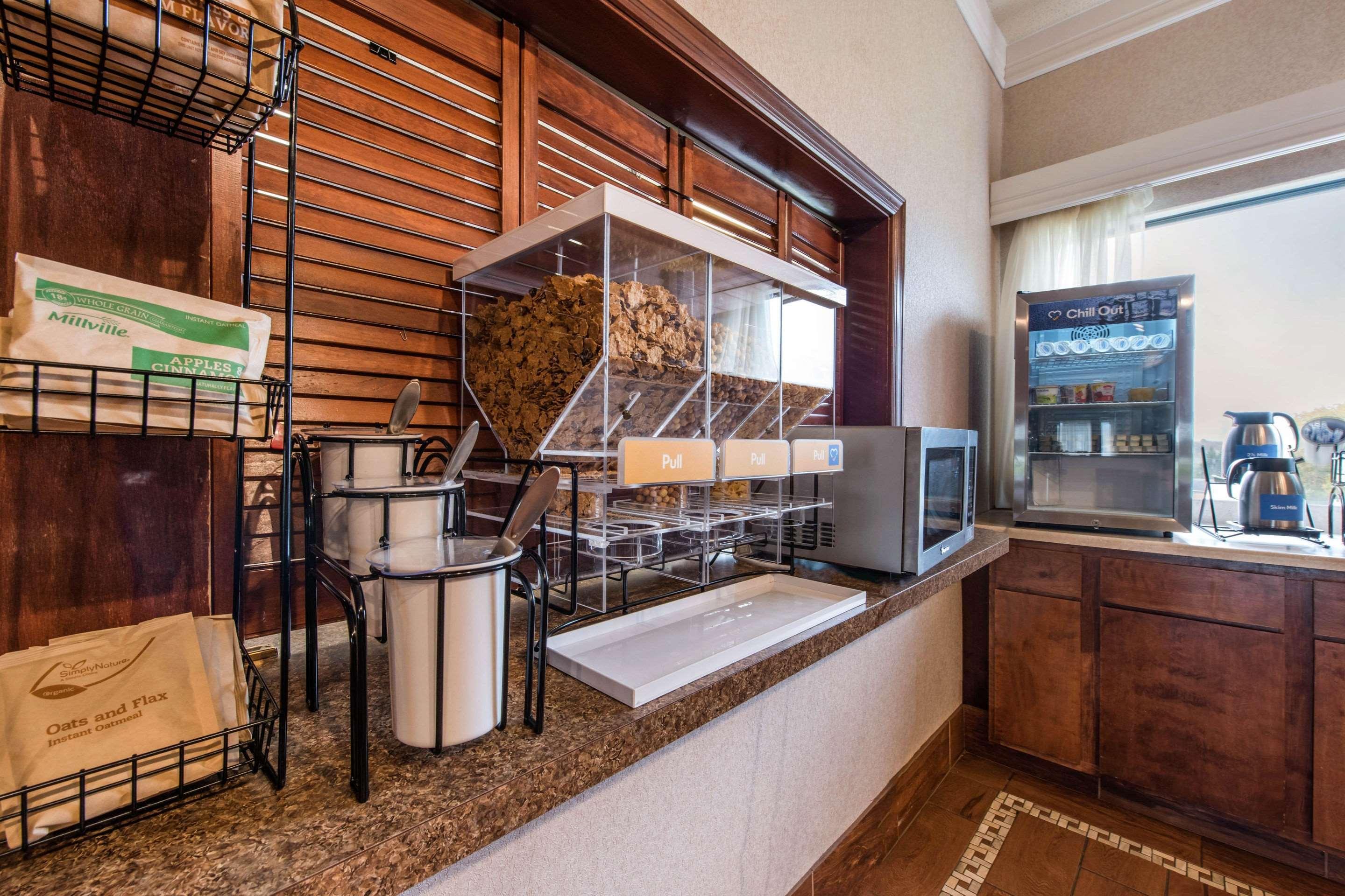 Comfort Inn & Suites Streetsboro - Kent Экстерьер фото