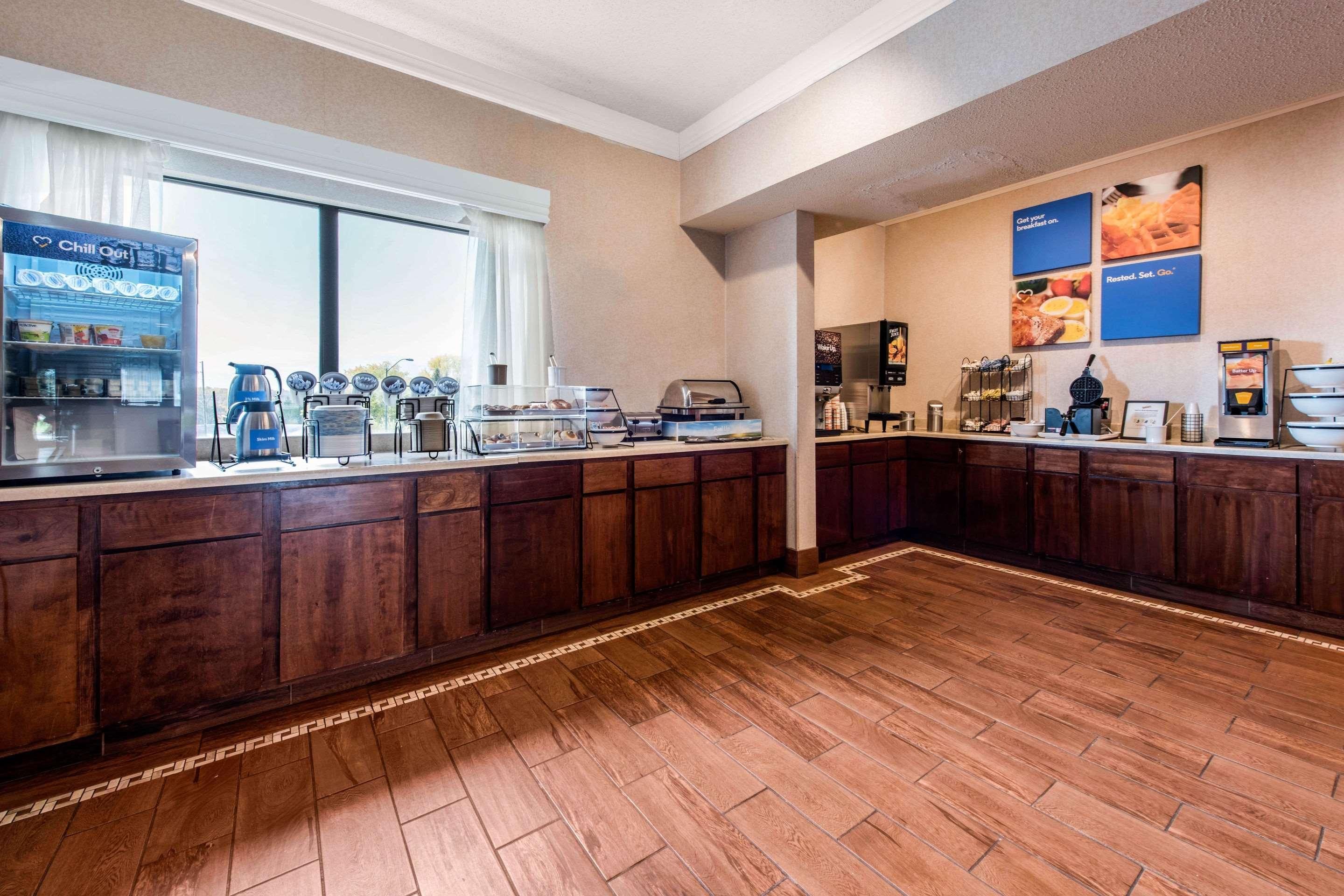 Comfort Inn & Suites Streetsboro - Kent Экстерьер фото