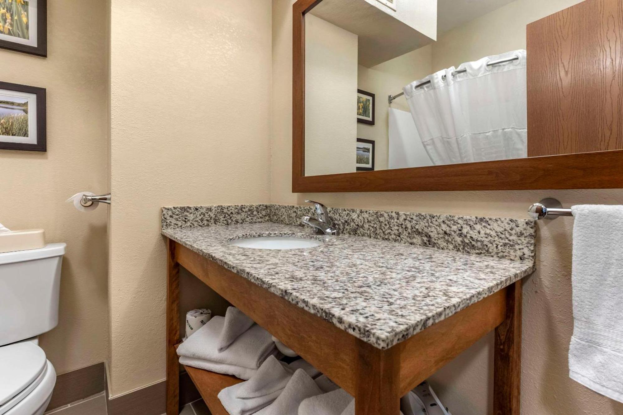 Comfort Inn & Suites Streetsboro - Kent Экстерьер фото